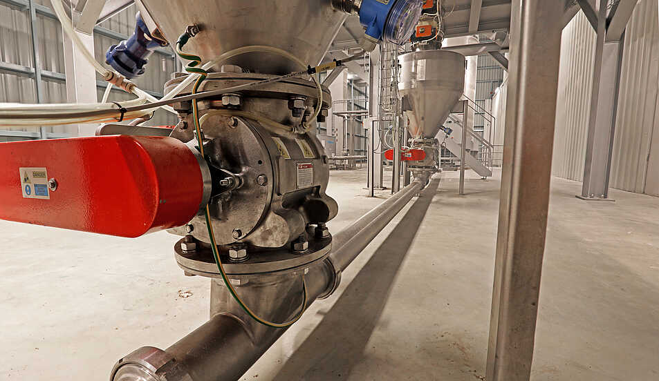 RotaVal HDMF in a conveying system Rotary valve HDMF in conveying system