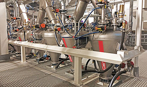 Gentle pneumatic conveying of rice grains. 