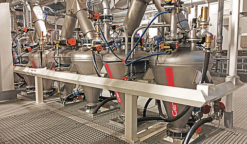 Gentle pneumatic conveying of rice grains. 