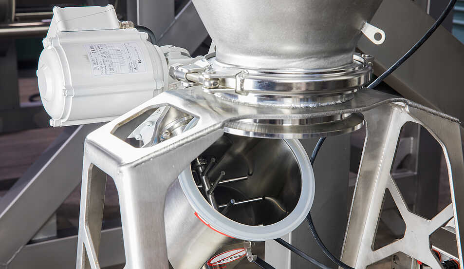 处于清洁位置的喂料机 婴儿营养食品